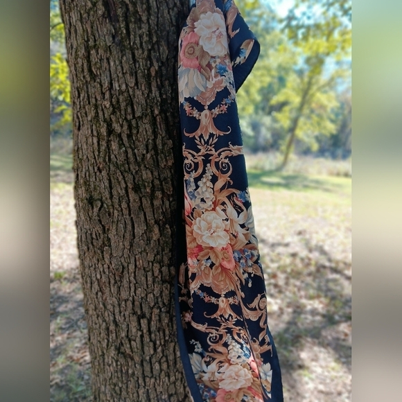 Gorgeous Scarf - Picture 3 of 5